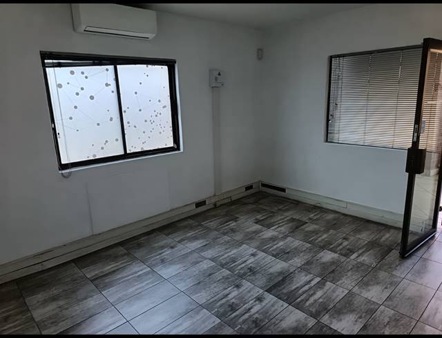 128M² OFFICE TO LET IN ALLEN'S NEK